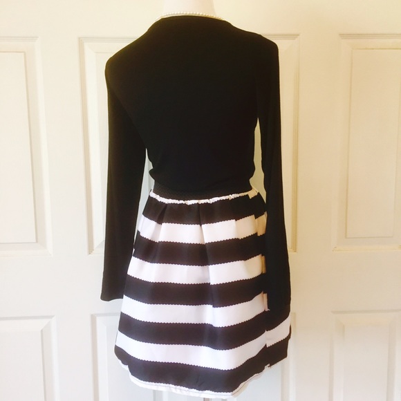 BLACK & WHITE FIT & FLARE DRESS. - Picture 3 of 3