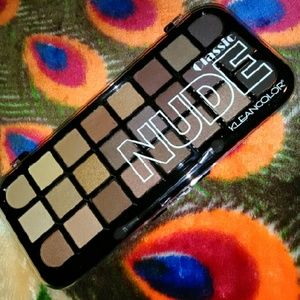Nude eyeshadow pallet