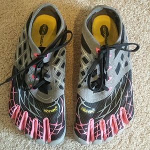 Vibram 5 fingers women's running shoe