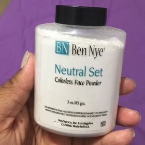 Ben Nye colorless face powder