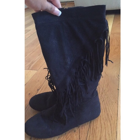 Black fringe faux suede boots