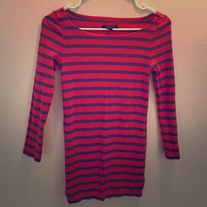 Striped quarter sleeve shirt!