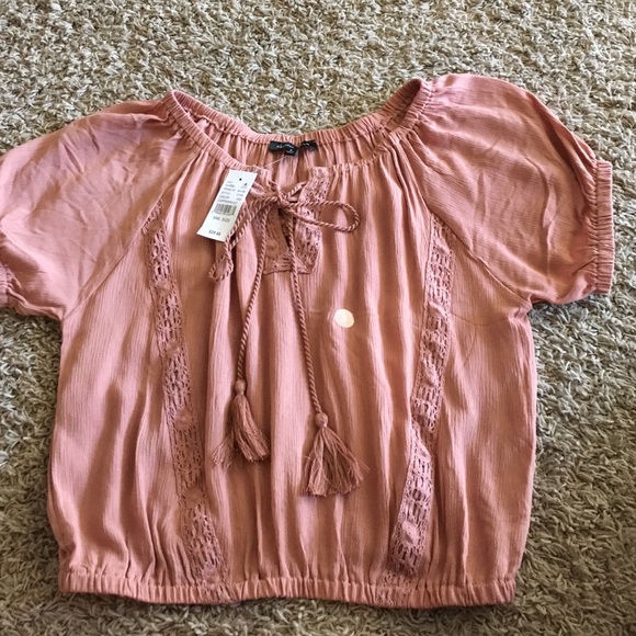Kendall & Kylie Tops - NWT Kendall and Kylie top