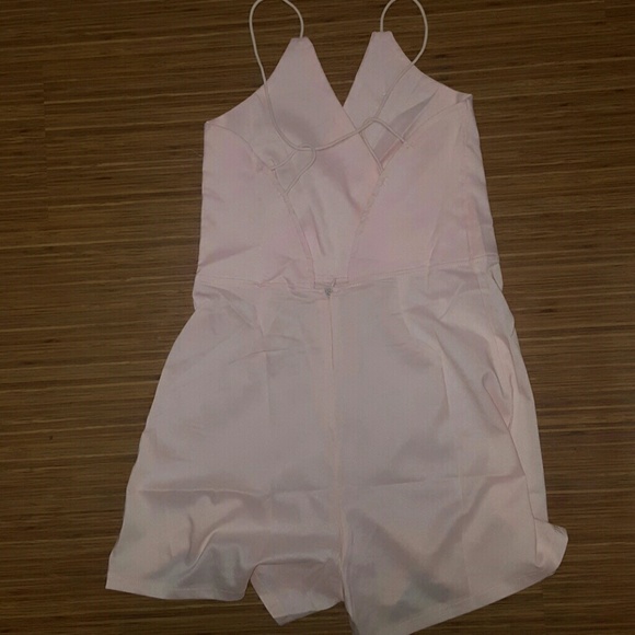 Gorgeous sexy pink romper - Picture 3 of 3