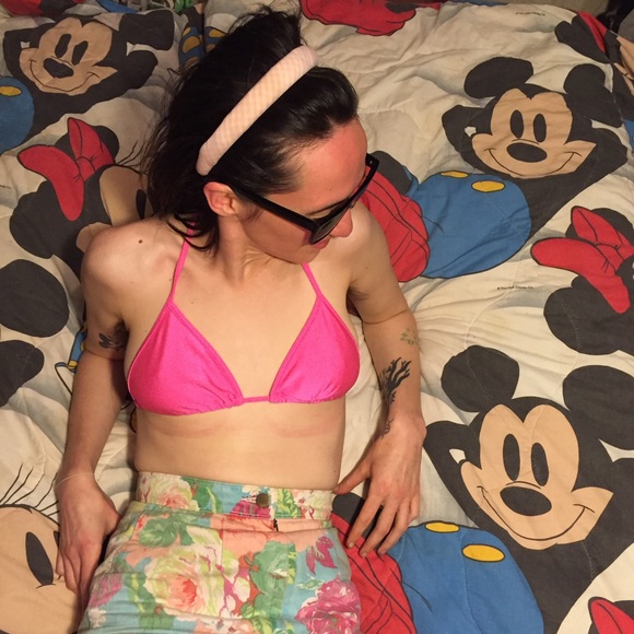 πβπ¨ About Emily Rugburn - Picture 2 of 3