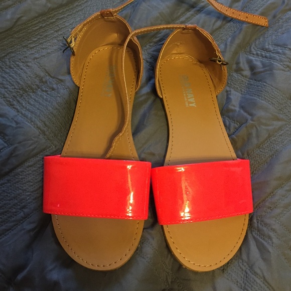 Neon pink and brown sandels - Picture 1 of 1