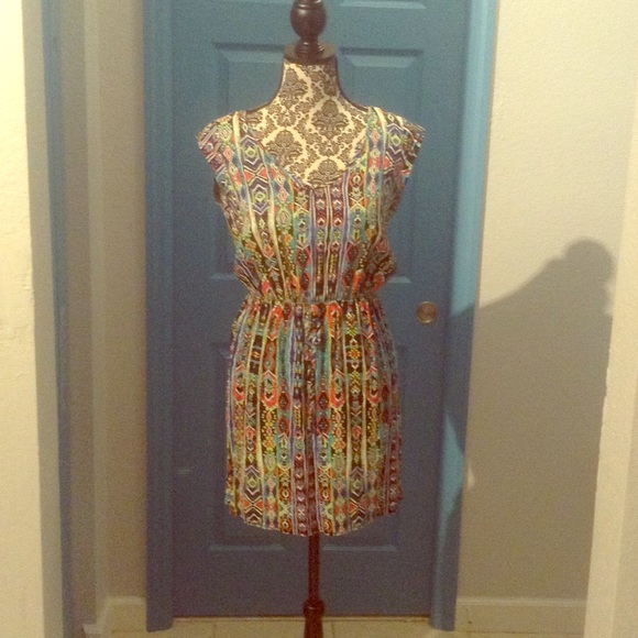 BeBop Dresses & Skirts - Mini dress open back