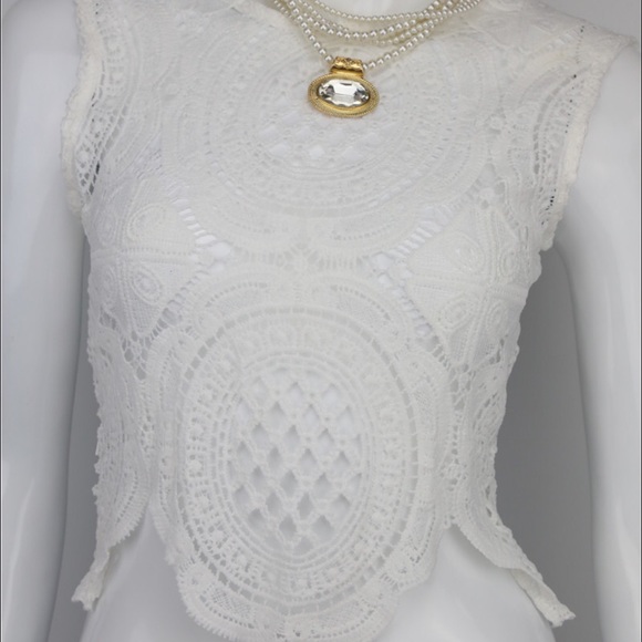 Lace White Crop Top - Picture 3 of 4