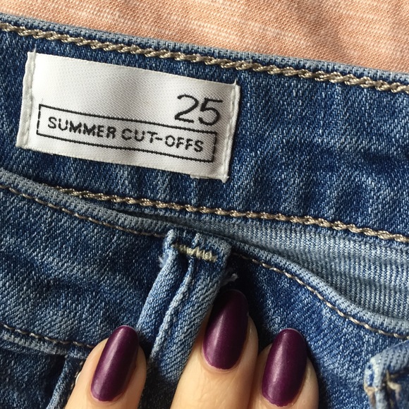 Gap Summer Cut-Offs - Picture 4 of 4