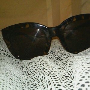 Oversized Cat Eye Sunglasses