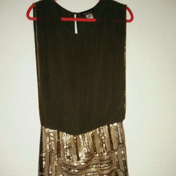 Mini dress/ MAKE ME A OFFER! - Picture 1 of 3