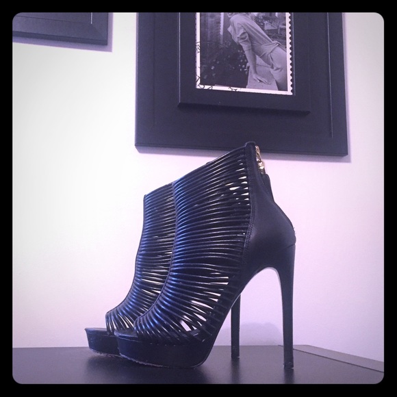 Steve Madden zip up heels