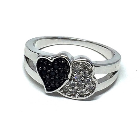 Sterling Silver Cubic Zirconia Ring - Picture 3 of 8