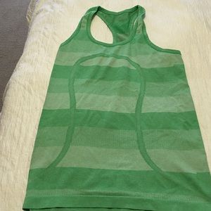 Lululemon tank