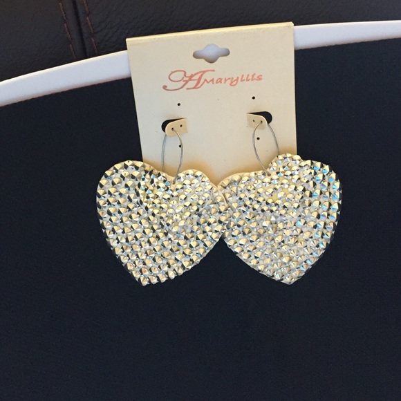 NEW SILVER STUD WHITE DOUBLE HEART EARRINGS