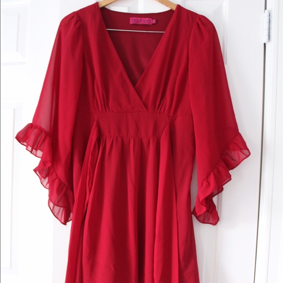Red Low-Cut Cocktail Dress - Picture 2 of 4