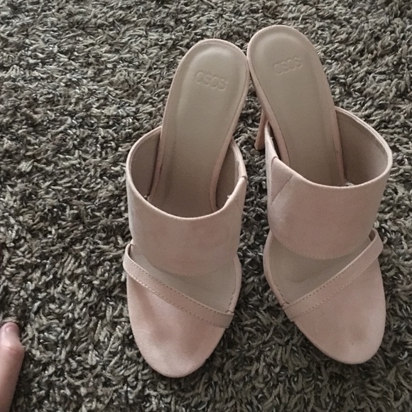 heels - Picture 1 of 2