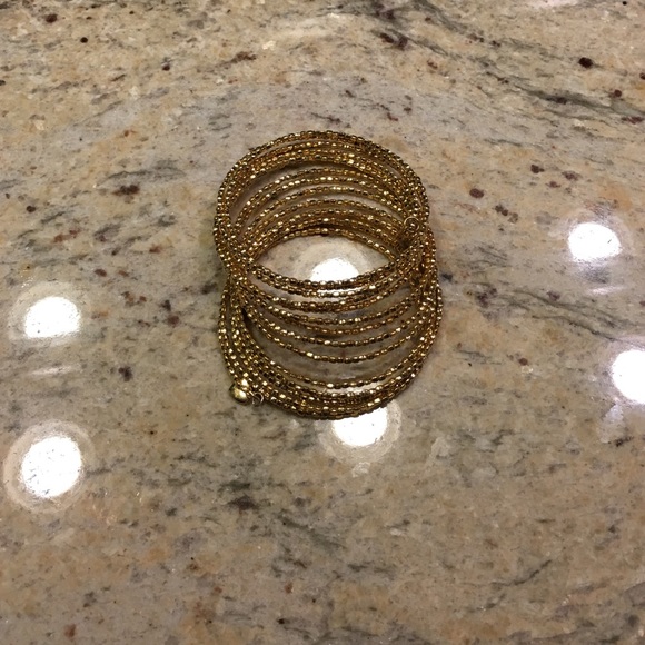 Stella and Dot stackable gold bracelet - Picture 1 of 2