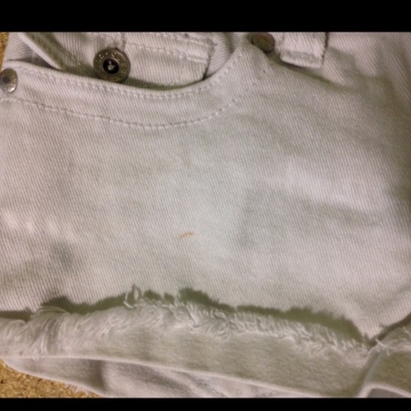Guess - white distressed shorts - Picture 2 of 3
