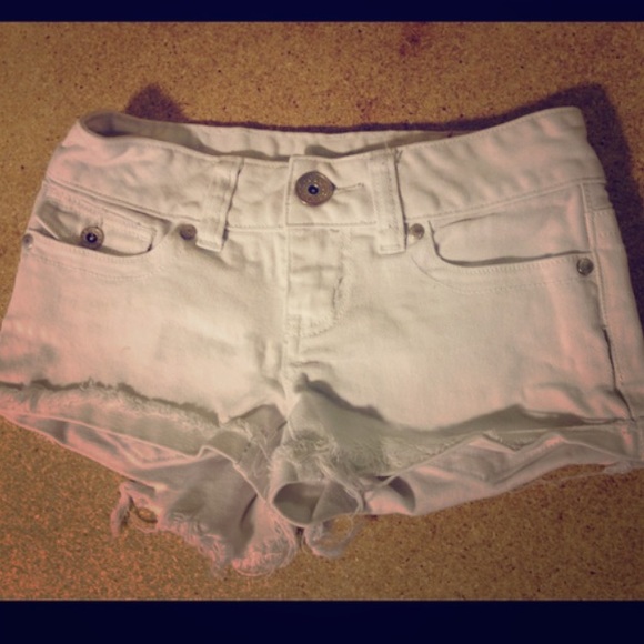 Guess - white distressed shorts - Picture 1 of 3