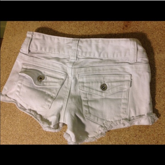 Guess - white distressed shorts - Picture 3 of 3