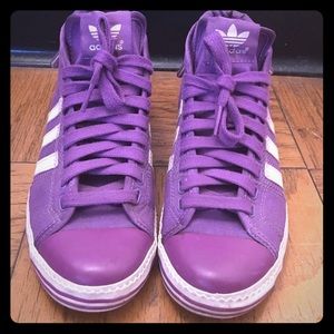 Purple sneaker
