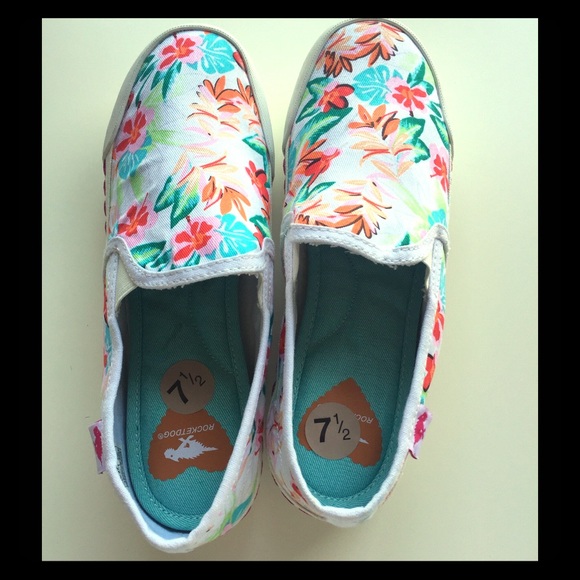 NWT fashion sneakers