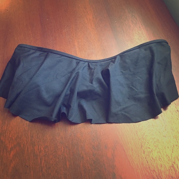Forever 21 ruffle bikini top. Black size Large