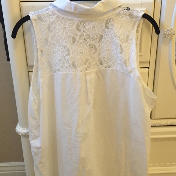 H&M lace button-up - Picture 2 of 2