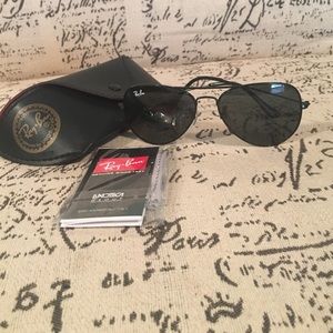 BLACK RAY BAN AVIATORS