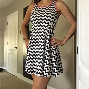 A line chevron print black and white dress