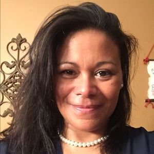 Meet your Posher, Elizabeth