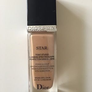 Dior Star Foundation