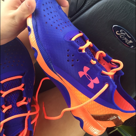 Under Armour tennis shoes