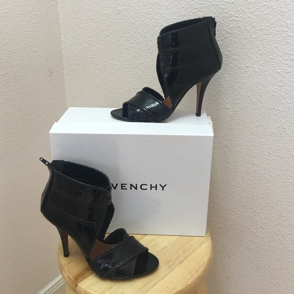 Givenchy Patent Bootie, size 7.5