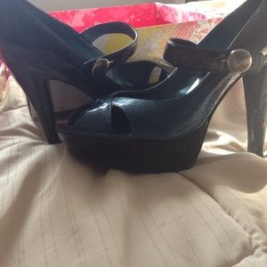 Blue and black textured platform heels