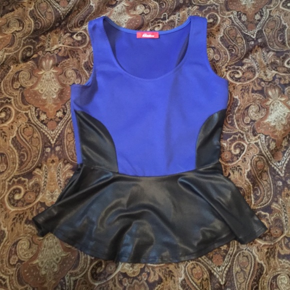 Tops - Blue peplum top 🌟will trade