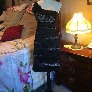 Black one shoulder dress!