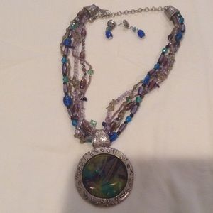 🎇🎇🎇 FLASH SALE🎆🎆🎆Chico Necklace and Earrings