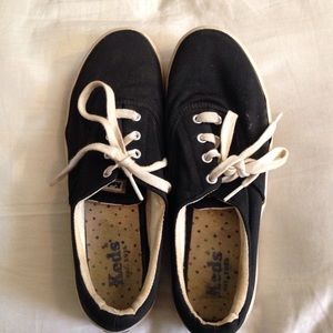 Vintage black keds