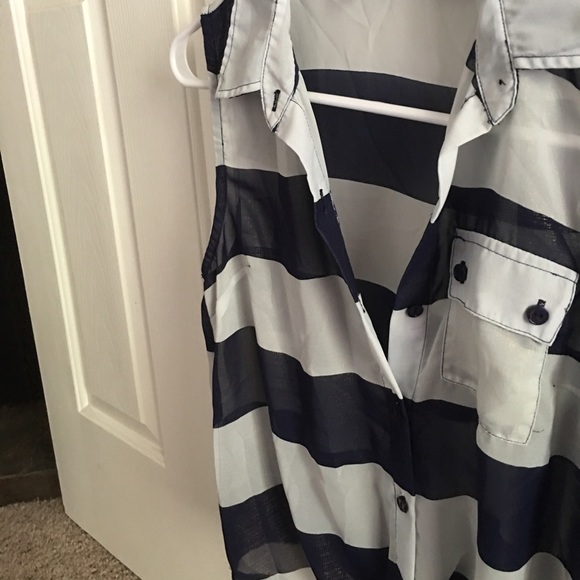 TeenBell Tops - NWOT Collared Tank