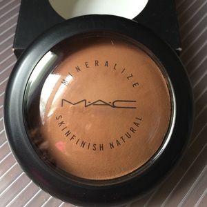 MAC mineralize skinfinish natural