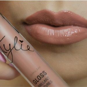 Kylie Jenner lip gloss in literally!