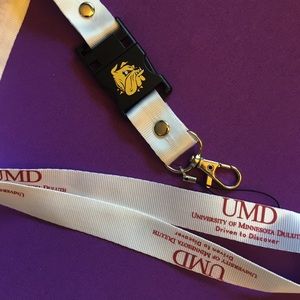 UMD Bulldogs flash drive / lanyard
