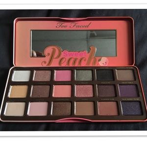 Too Faced- Sweet Peach Palette✨