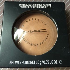 New MAC mineralize skinfinish natural in Medium Dk