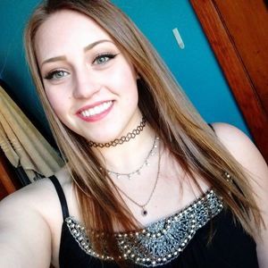 Meet your Posher, Caroline