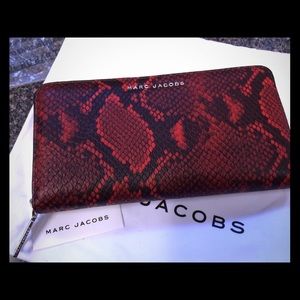Marc Jacobs Continental Wallet