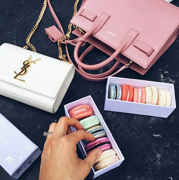 Meet your Posher, Fashion atelier - Picture 3 of 4