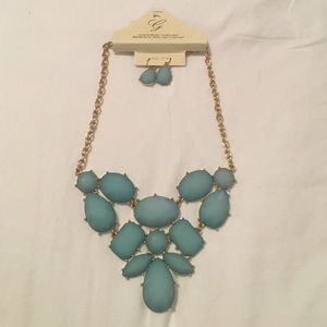 NECKLACE AND EARRINGS SET